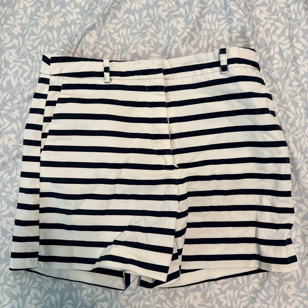 Navy blue and white striped Zara shorts! In great condition! worn one time!
